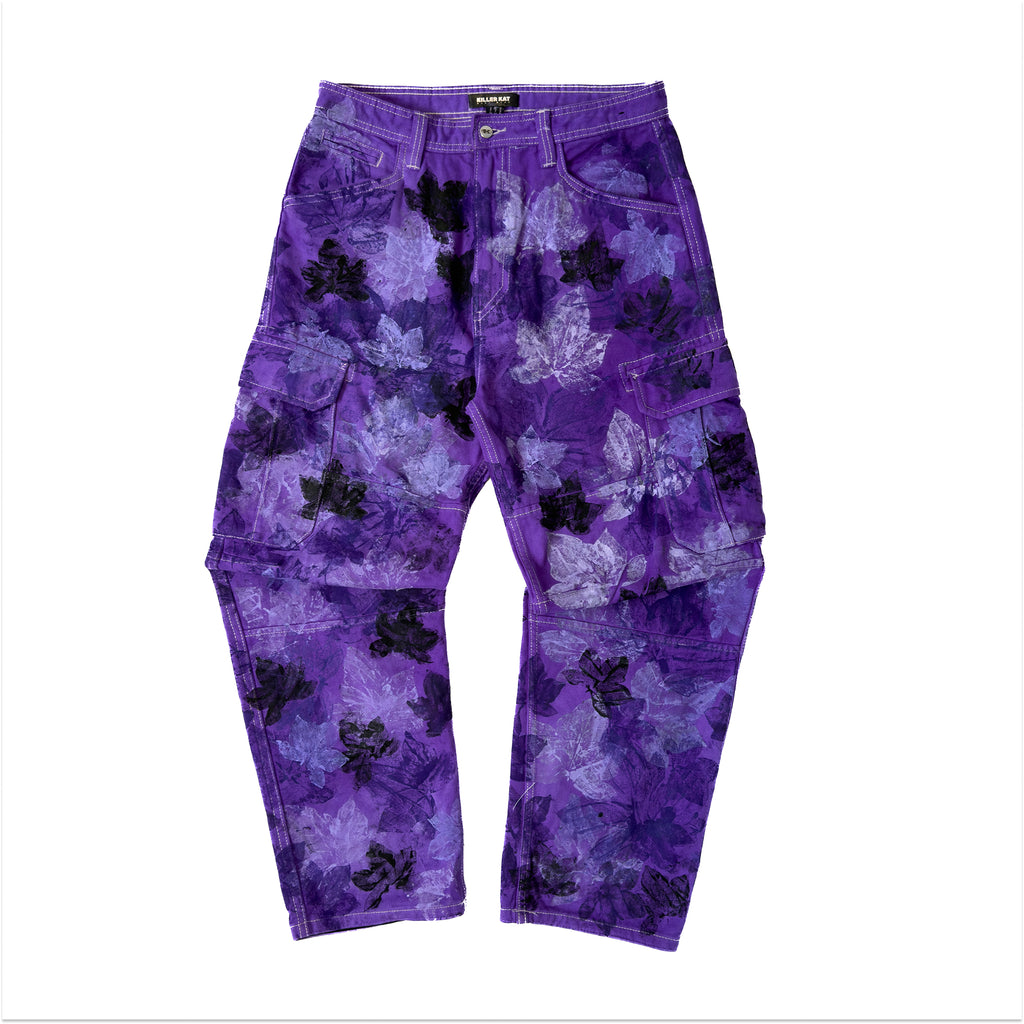 Pantalón Cargo Camo con Hojas Moradas – Pieza Única Talla 40