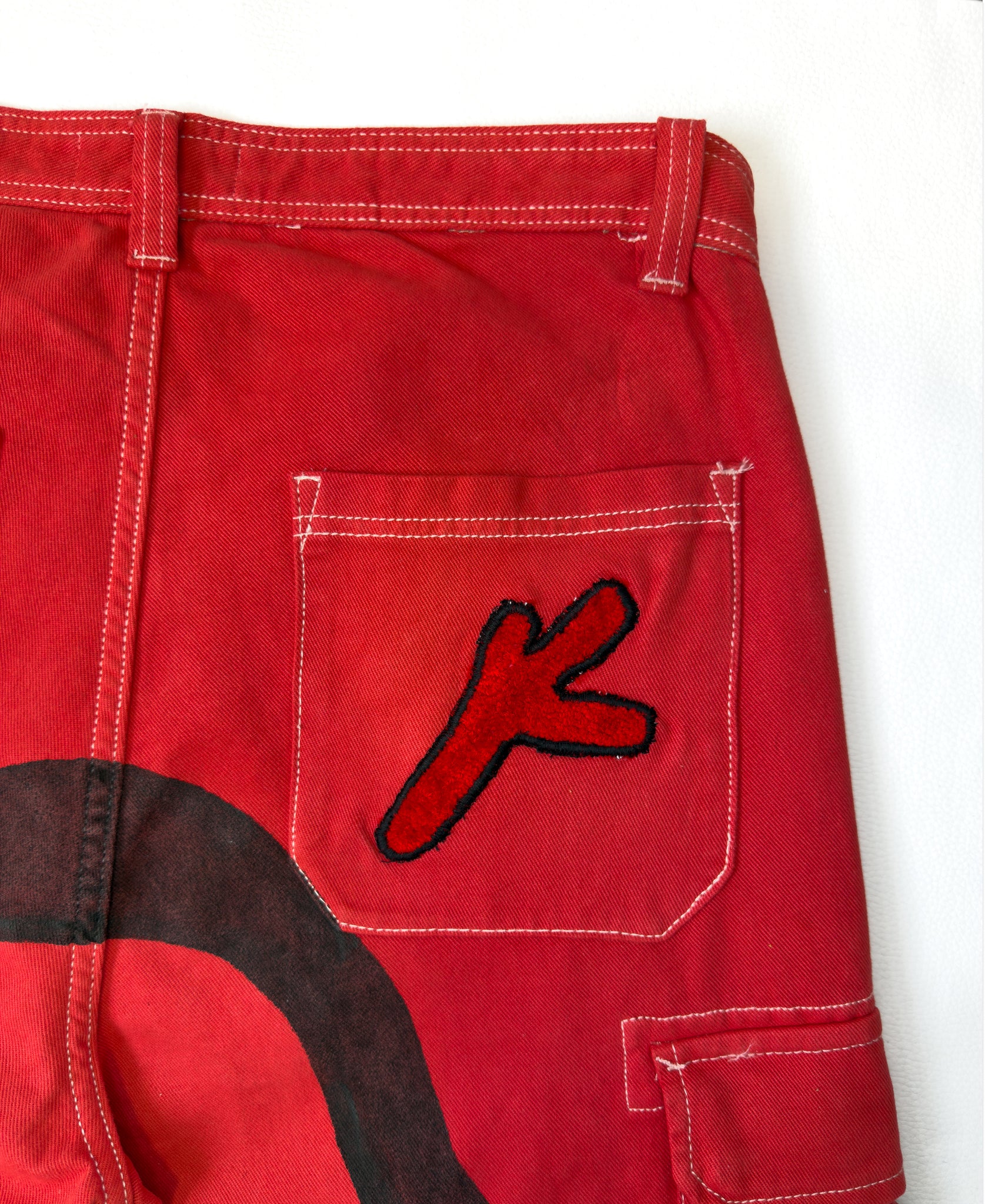 Pantalón Cargo Rojo Pintado a Mano – Pieza única Talla 42